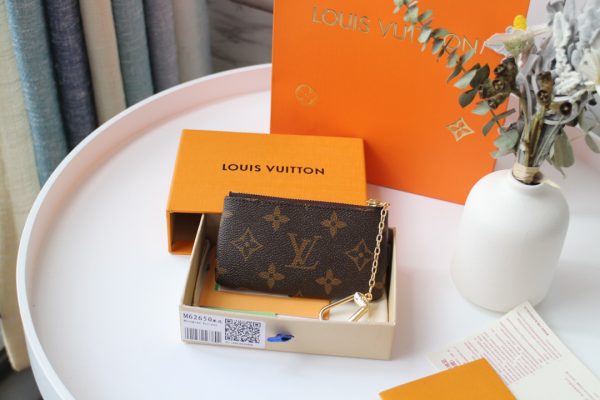 Replica LV Key Pouch M62650 – Stylish Compact Design - Image 2