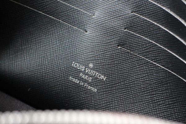Louis Vuitton Pochette Kasai M30441 Replica - Chic Luxury Dupe - Image 9