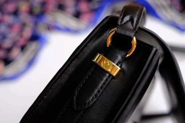 Replica LV Pont 9 M55948 Black Leather Crossbody Bag - Image 7