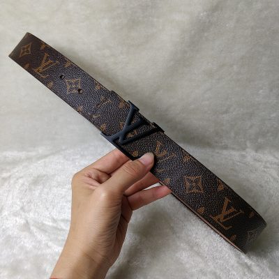 Replica Louis Vuitton L77-70 Black Belt 38mm Elegant Style