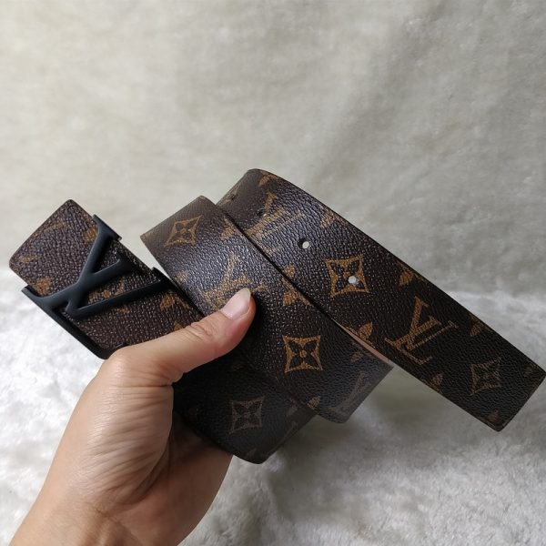 Replica Louis Vuitton L77-70 Black Belt 38mm Elegant Style - Image 2