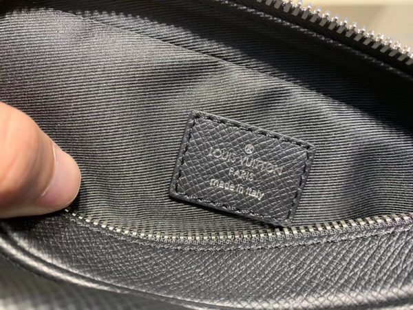 Louis Vuitton Replica M33438 Outdoor Bumbag - Stylish & Functional - Image 9