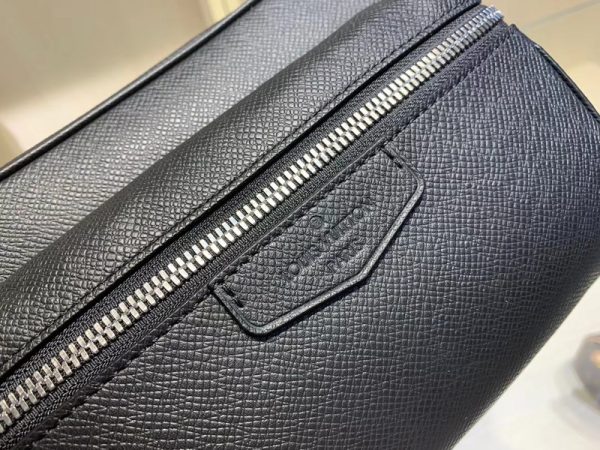 Louis Vuitton Replica M33438 Outdoor Bumbag - Stylish & Functional - Image 5