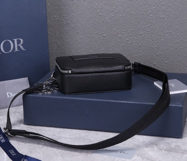 Replica Dior AAA Men's Pouch - Premium Design - Image 5