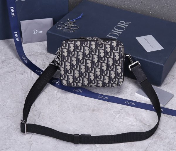 Replica Dior Men's Shoulder Strap Pouch - Image 2