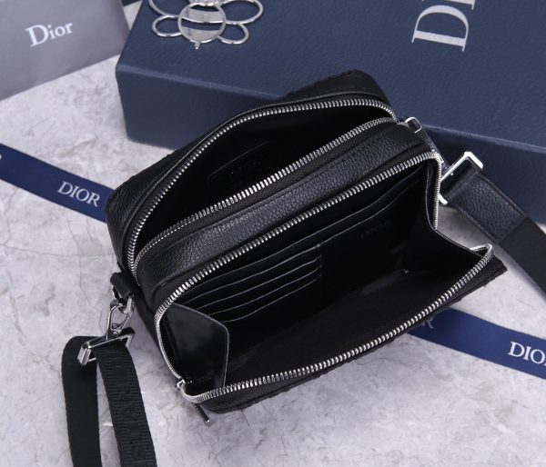 Replica Dior Men's Shoulder Strap Pouch - Image 3