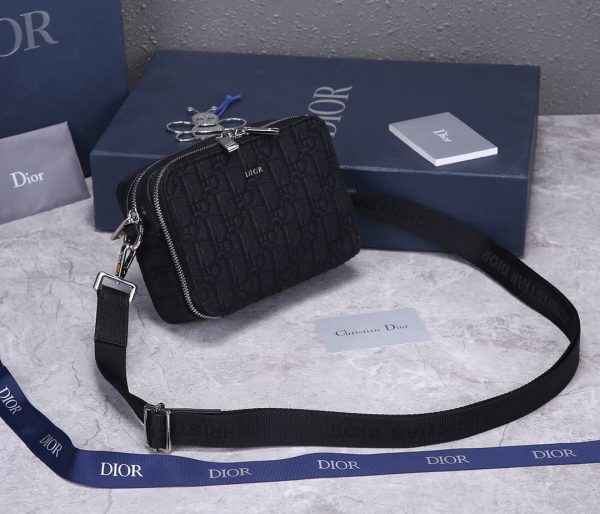 Replica Dior Men's Shoulder Strap Pouch - Image 4