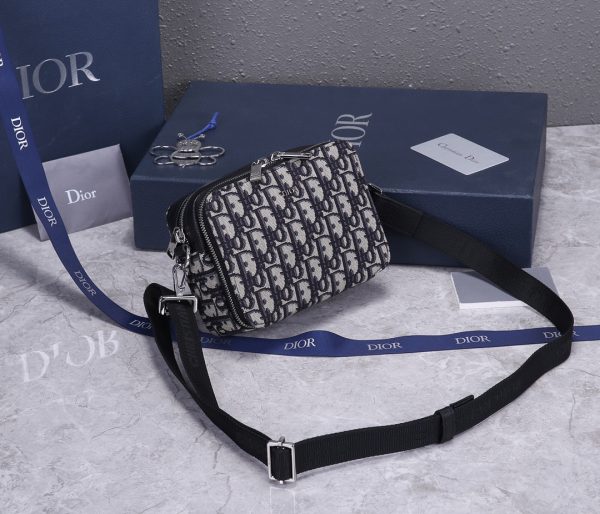 Replica Dior Men's Shoulder Strap Pouch - Image 7