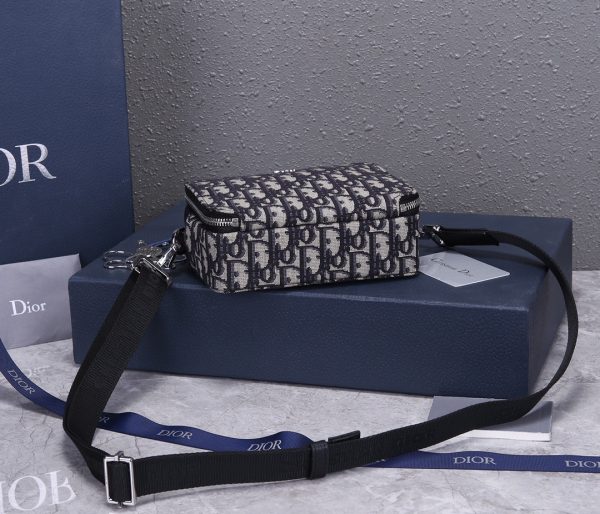 Replica Dior Men's Shoulder Strap Pouch - Image 8