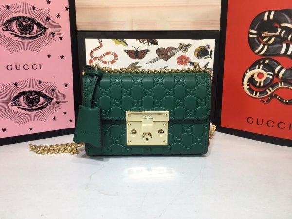 Replica Gucci Padlock Signature Shoulder Bag - Compact & Stylish - Image 11