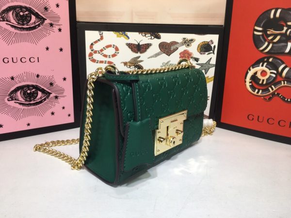 Replica Gucci Padlock Signature Shoulder Bag - Compact & Stylish - Image 12