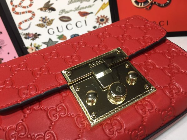 Replica Gucci Padlock Signature Shoulder Bag - Compact & Stylish - Image 7