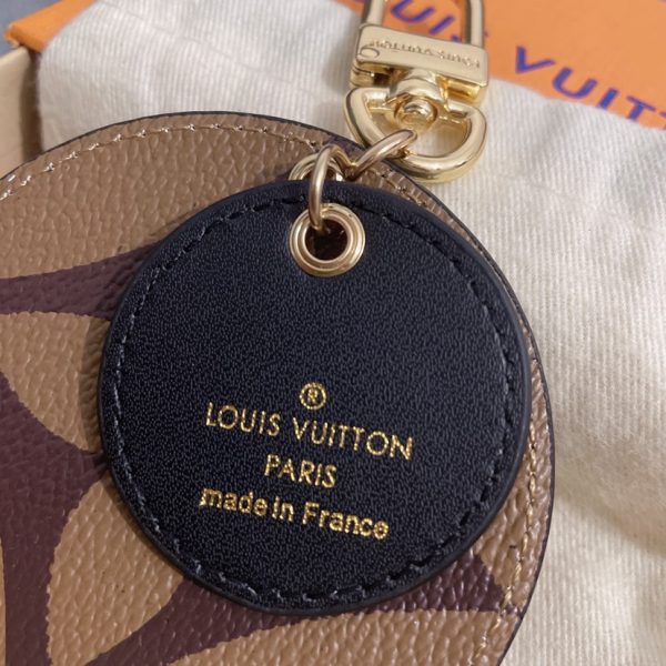 Replica LV Classic Bag Charm & Key Holder K03 - Stylish Accessory - Image 4