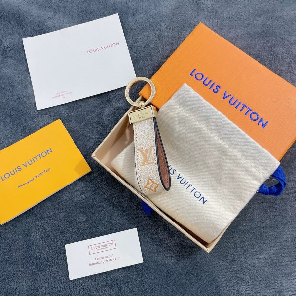 LV Dragonne Bag Charm & Key Holder – Stylish Replica L04 - Image 3