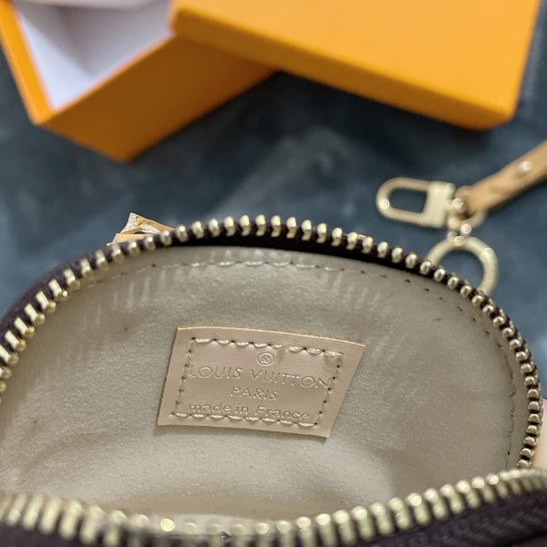 Louis Vuitton Replica Dog Charm Wallet with Chain L05 - Image 6