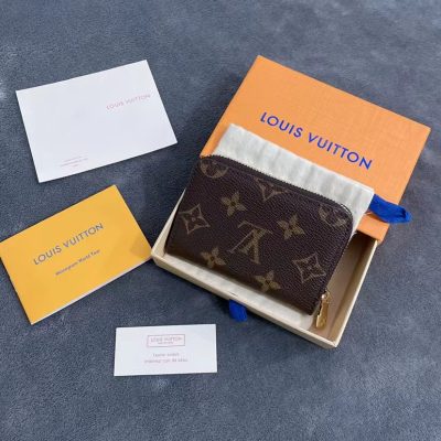 Authentic-Look Louis Vuitton Monogram Coin Wallet L13