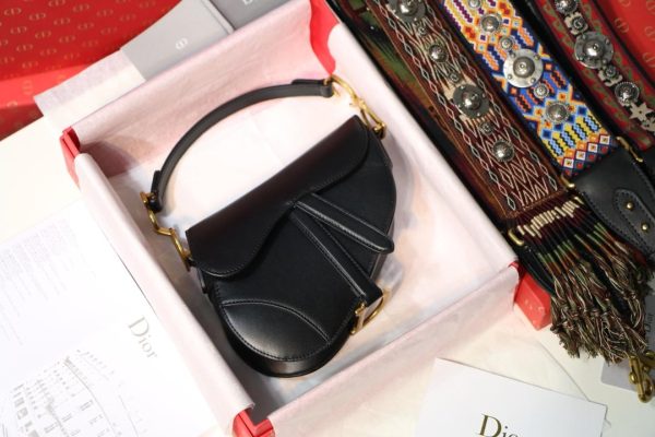 Replica Dior Mini Saddle Bag M0447 – Stylish & Compact Design