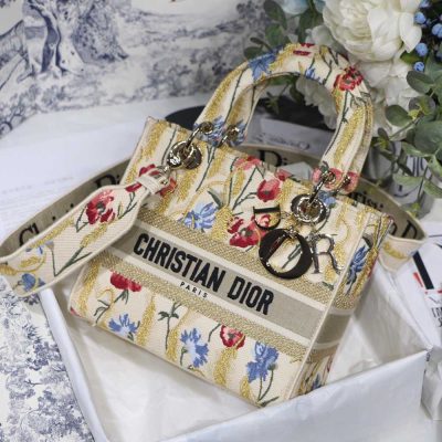 Replica Dior AAA Flowers Lady D-Lite Bag M0565 Embroidery