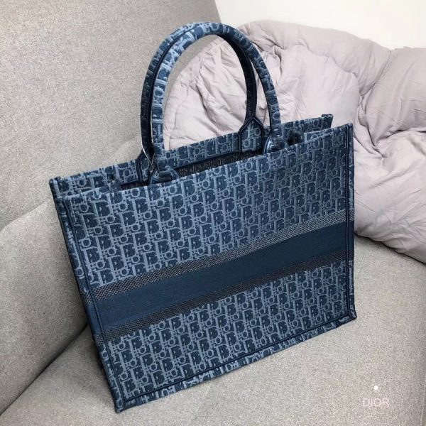 Replica Dior Book Tote Bag M1286 in Classic Design - Image 2