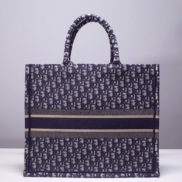 Replica Dior Book Tote Bag M1286 in Classic Design - Image 4