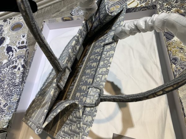 Replica Dior Oblique Book Tote 36/42Cm - Image 3