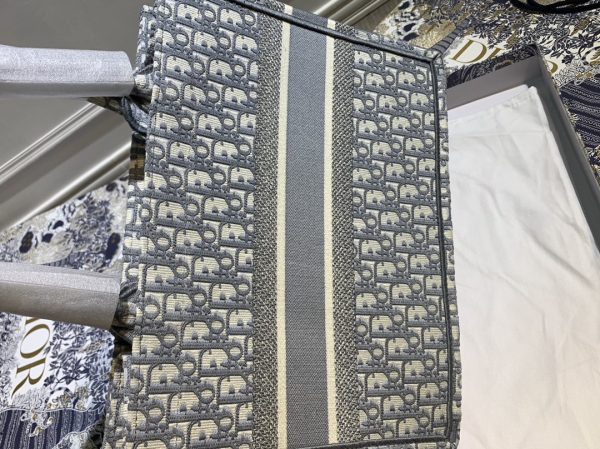 Replica Dior Oblique Book Tote 36/42Cm - Image 7
