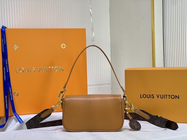 Louis Vuitton Swing Bag Replica – Timeless Luxury Design - Image 12