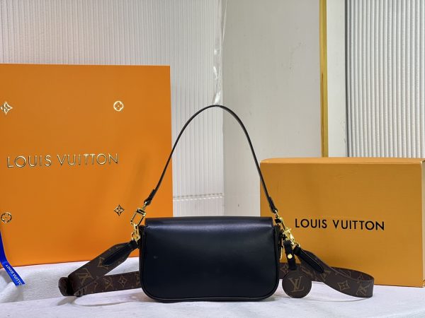 Louis Vuitton Swing Bag Replica – Timeless Luxury Design - Image 4