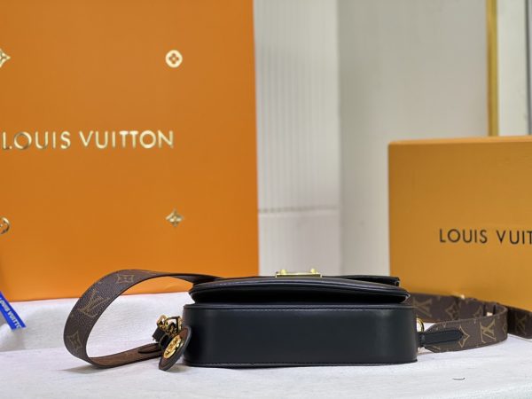 Louis Vuitton Swing Bag Replica – Timeless Luxury Design - Image 5