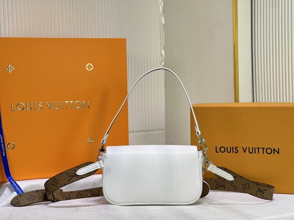 Louis Vuitton Swing Bag Replica – Timeless Luxury Design - Image 8