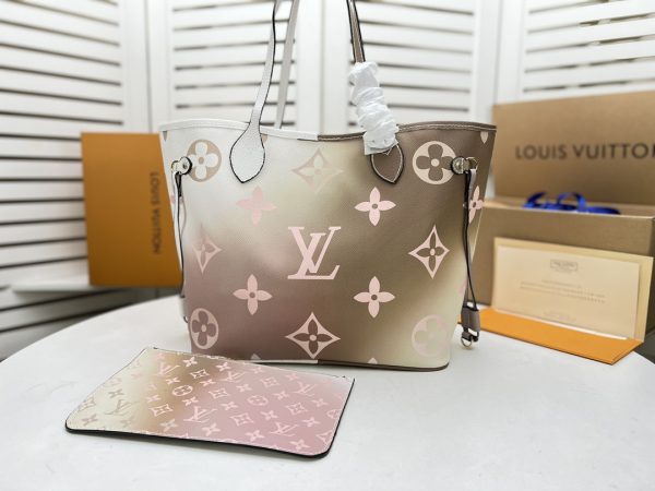 Replica Louis Vuitton Neverfull MM Tote - 3 Chic Styles - Image 9