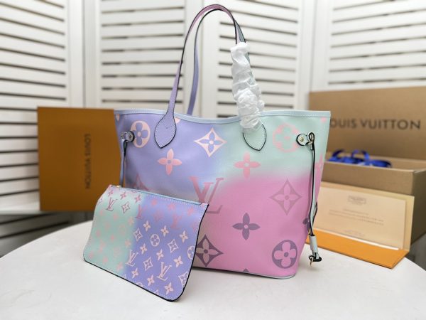 Replica Louis Vuitton Neverfull MM Tote - 3 Chic Styles - Image 7