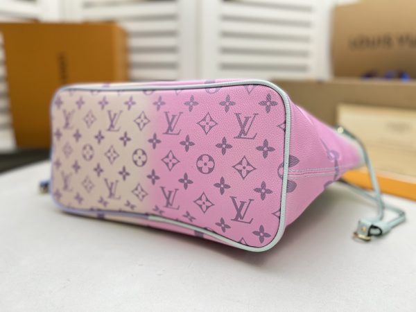 Replica Louis Vuitton Neverfull MM Tote - 3 Chic Styles - Image 8