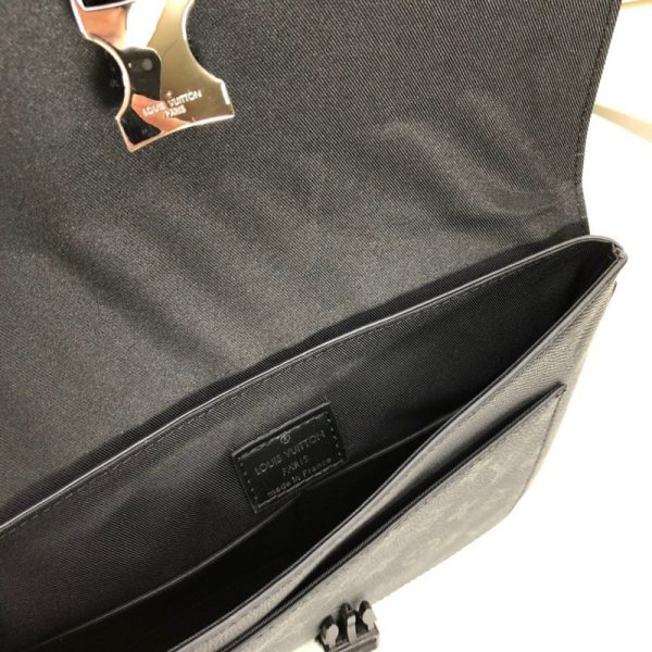 LV Replica Outdoor Flap Messenger M30413 – Stylish & Functional - Image 2