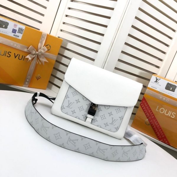 LV Replica Outdoor Flap Messenger M30413 – Stylish & Functional - Image 9
