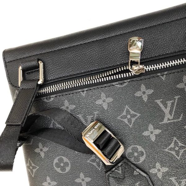 LV Replica Outdoor Flap Messenger M30413 – Stylish & Functional - Image 3