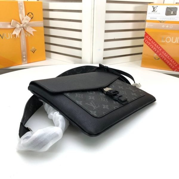 LV Replica Outdoor Flap Messenger M30413 – Stylish & Functional - Image 4