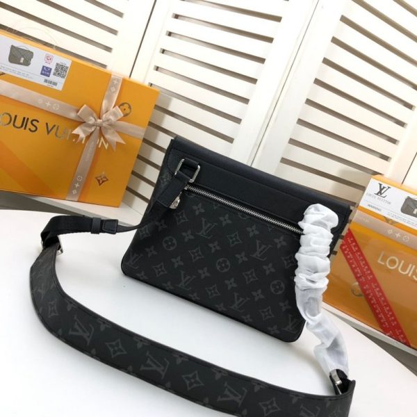 LV Replica Outdoor Flap Messenger M30413 – Stylish & Functional - Image 5