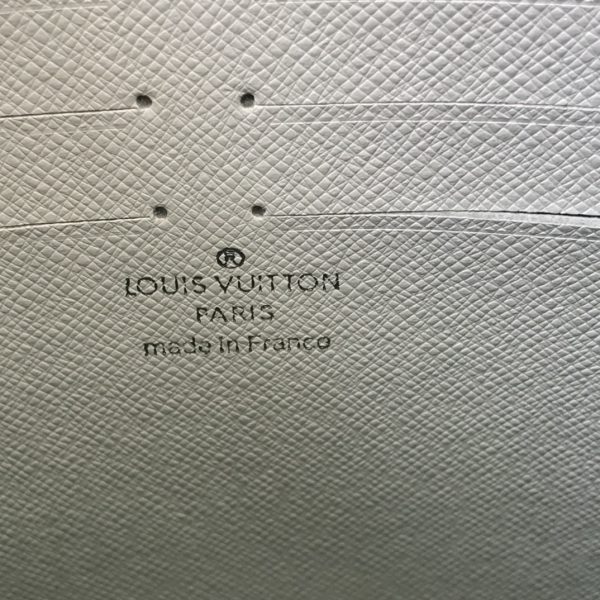 Replica LV Pochette Voyage MM M30423 Handbag - Image 19