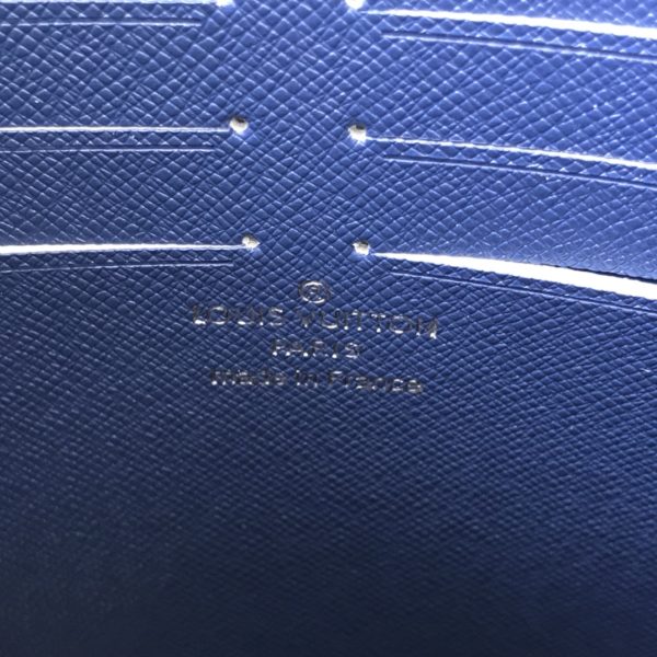 Replica LV Pochette Voyage MM M30423 Handbag - Image 9