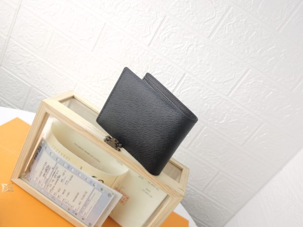 Replica Louis Vuitton Multiple Wallet M30530 - Stylish & Functional - Image 3