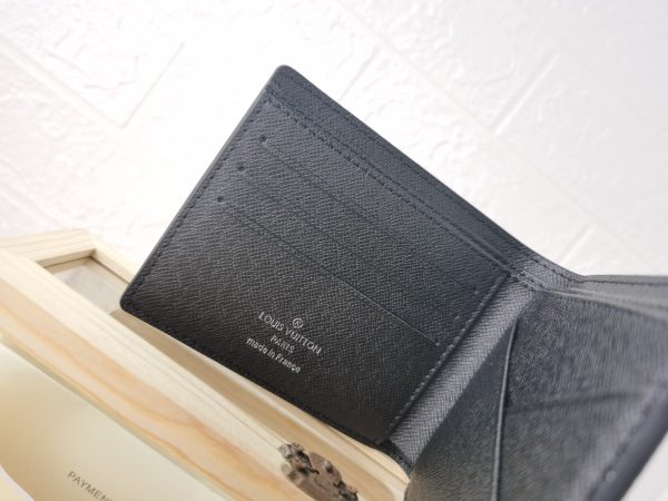 Replica Louis Vuitton Multiple Wallet M30530 - Stylish & Functional - Image 6