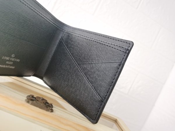 Replica Louis Vuitton Multiple Wallet M30530 - Stylish & Functional - Image 7