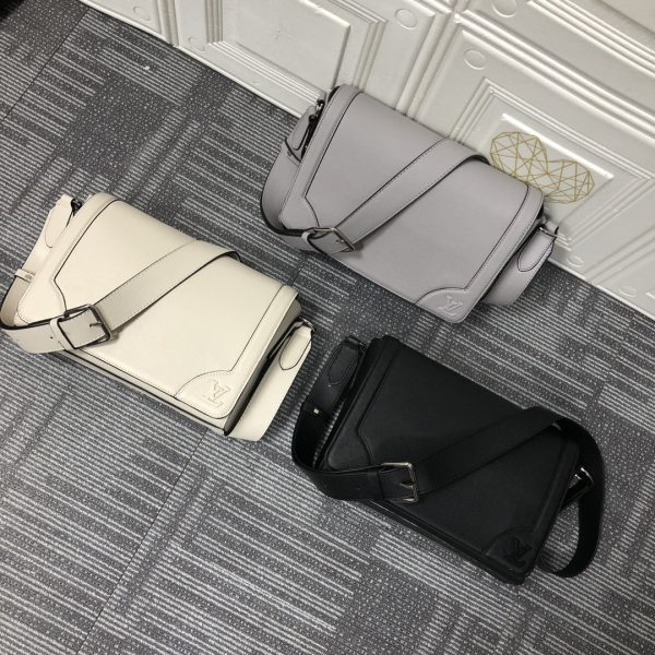 Replica LV New Flap Messenger Bag M30813