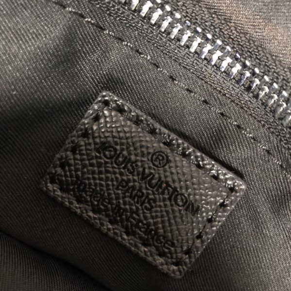 Replica LV New Flap Messenger Bag M30813 - Image 10