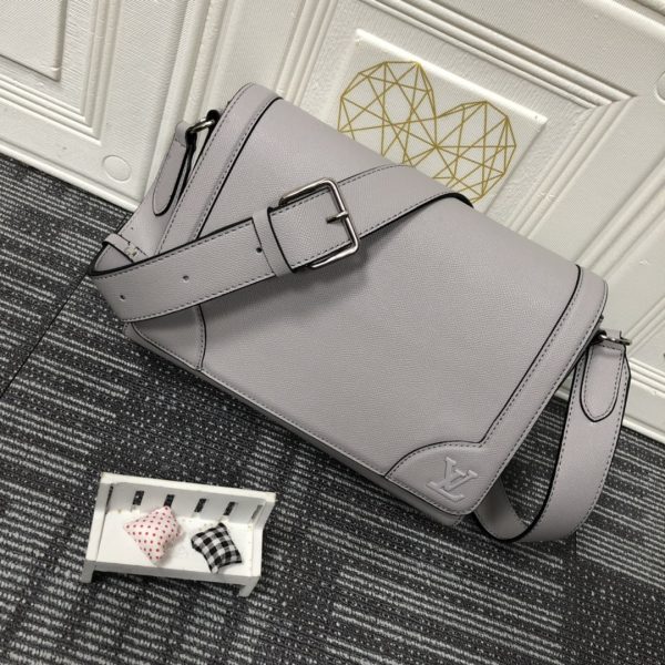 Replica LV New Flap Messenger Bag M30813 - Image 11