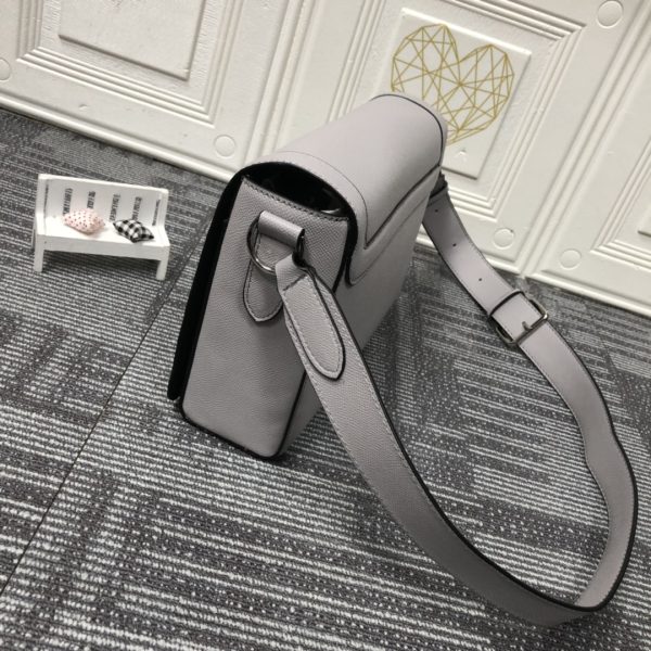 Replica LV New Flap Messenger Bag M30813 - Image 13