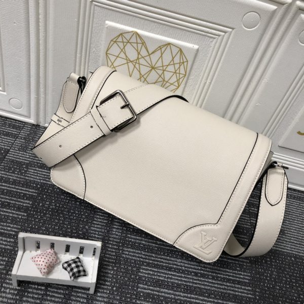 Replica LV New Flap Messenger Bag M30813 - Image 16