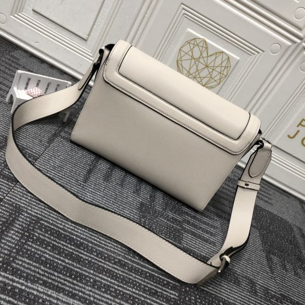 Replica LV New Flap Messenger Bag M30813 - Image 17
