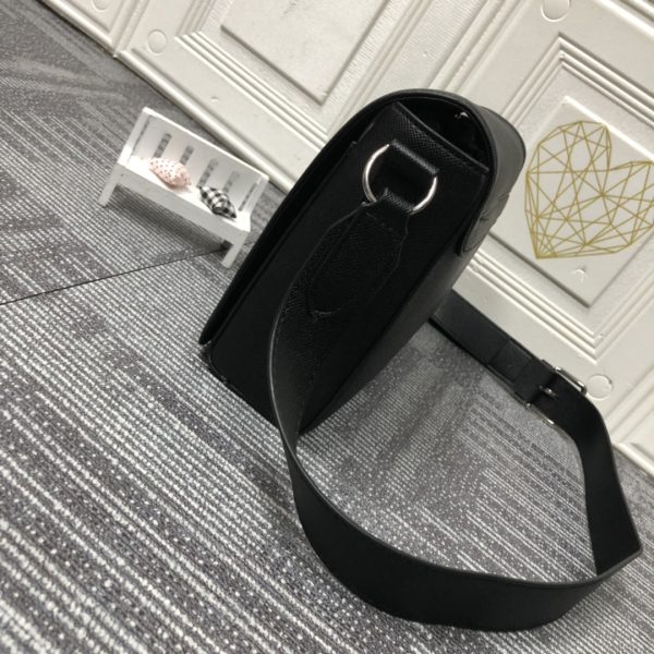 Replica LV New Flap Messenger Bag M30813 - Image 4